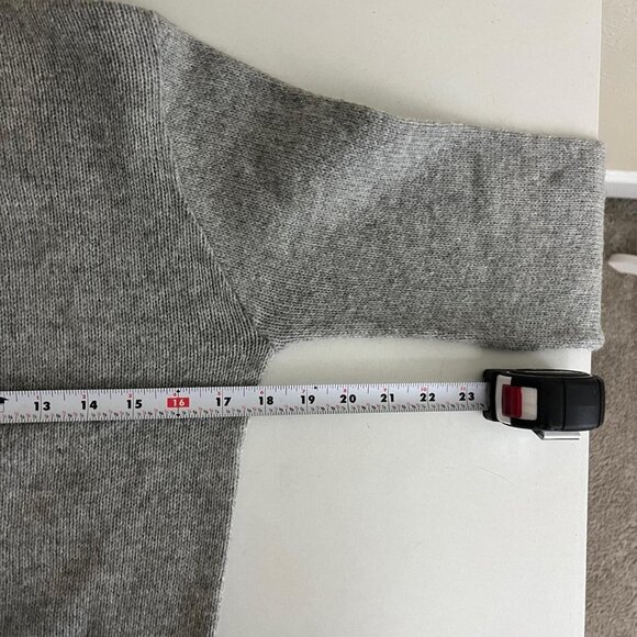 70s Grey wool cardigan with button up front, perfect for layering - Picture 5 of 8